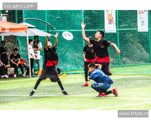 武汉飞盘队在世界攀岩锦标赛中的灵活性表现引发热议与关注