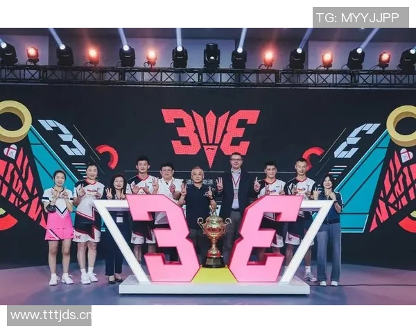 深圳羽毛球队运营模式解析及其在羽毛球热点中的影响力探讨 深圳羽毛球队运营模式解析及其在羽毛球热点中的影响力探讨